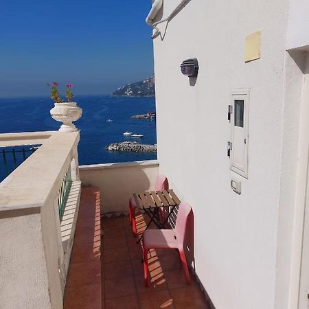 La Stanza Sul Porto Di Amalfi Camera Piccina Piccina Con Bagno Privato E Terrazzino Vista Mare Екстериор снимка