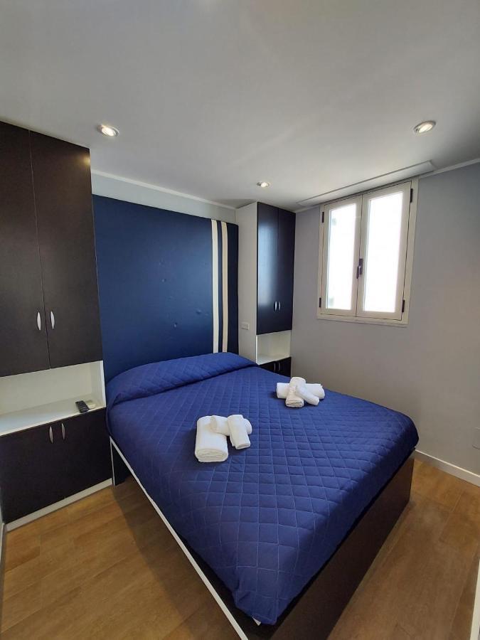 La Stanza Sul Porto Di Amalfi Camera Piccina Piccina Con Bagno Privato E Terrazzino Vista Mare Екстериор снимка