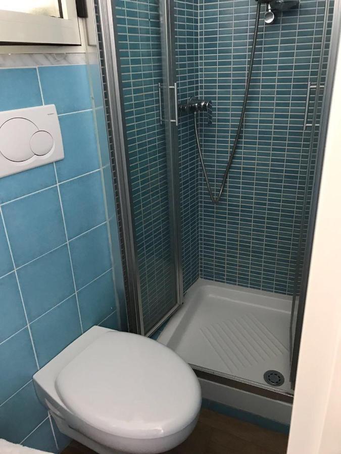 La Stanza Sul Porto Di Amalfi Camera Piccina Piccina Con Bagno Privato E Terrazzino Vista Mare Екстериор снимка