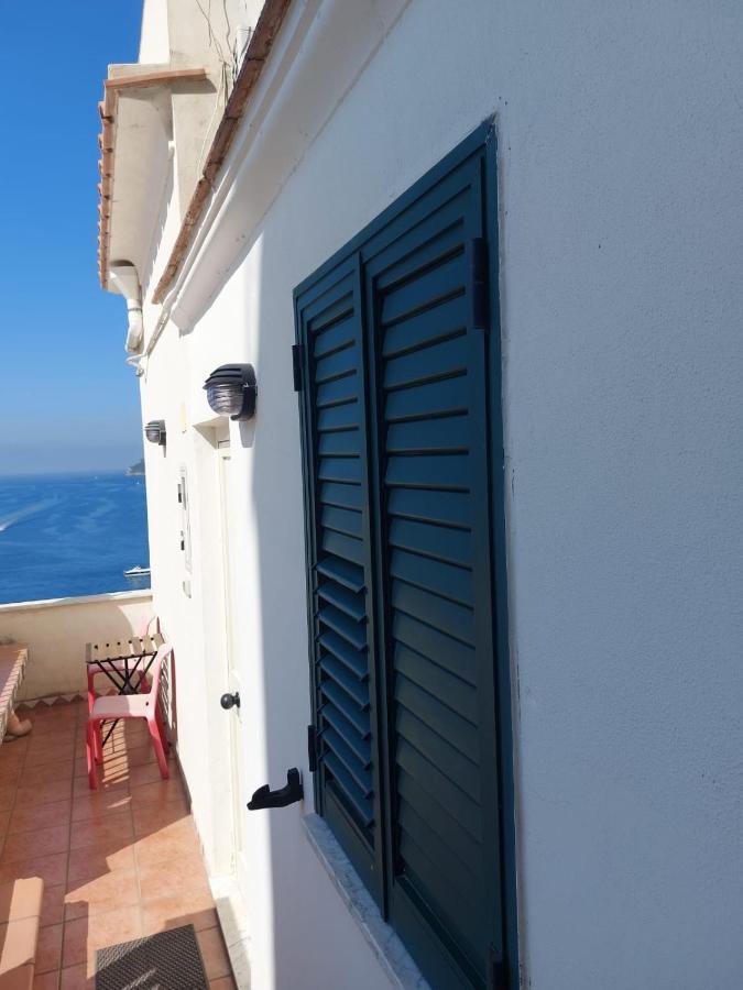 La Stanza Sul Porto Di Amalfi Camera Piccina Piccina Con Bagno Privato E Terrazzino Vista Mare Екстериор снимка