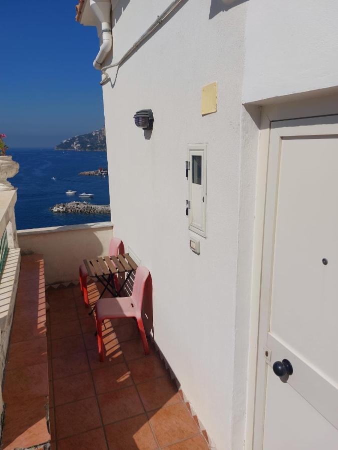 La Stanza Sul Porto Di Amalfi Camera Piccina Piccina Con Bagno Privato E Terrazzino Vista Mare Екстериор снимка