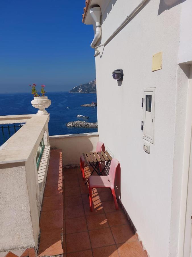 La Stanza Sul Porto Di Amalfi Camera Piccina Piccina Con Bagno Privato E Terrazzino Vista Mare Екстериор снимка
