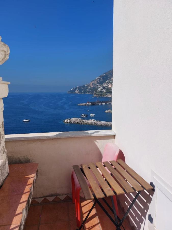 La Stanza Sul Porto Di Amalfi Camera Piccina Piccina Con Bagno Privato E Terrazzino Vista Mare Екстериор снимка