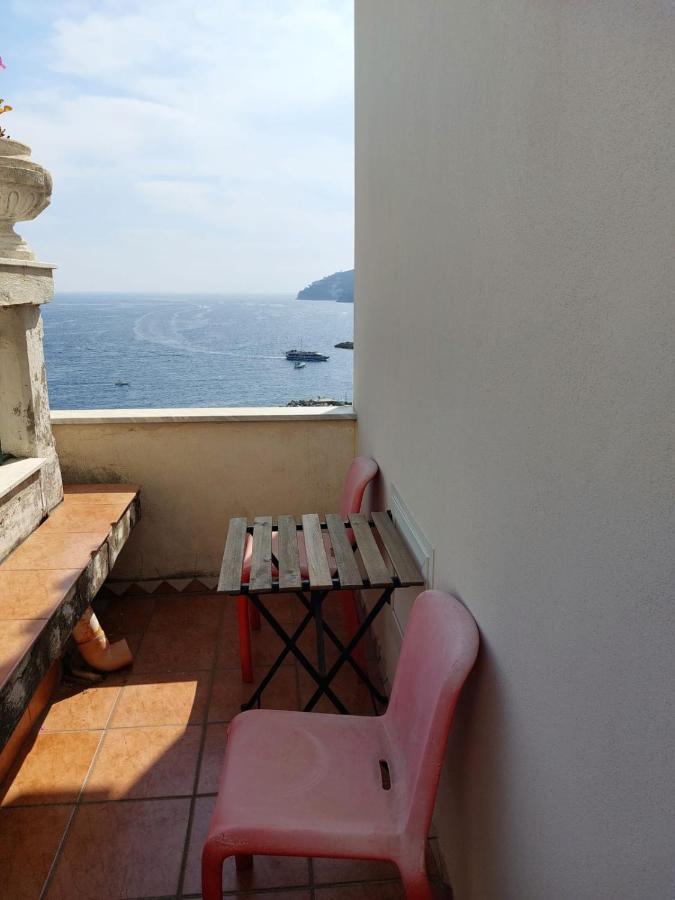 La Stanza Sul Porto Di Amalfi Camera Piccina Piccina Con Bagno Privato E Terrazzino Vista Mare Екстериор снимка