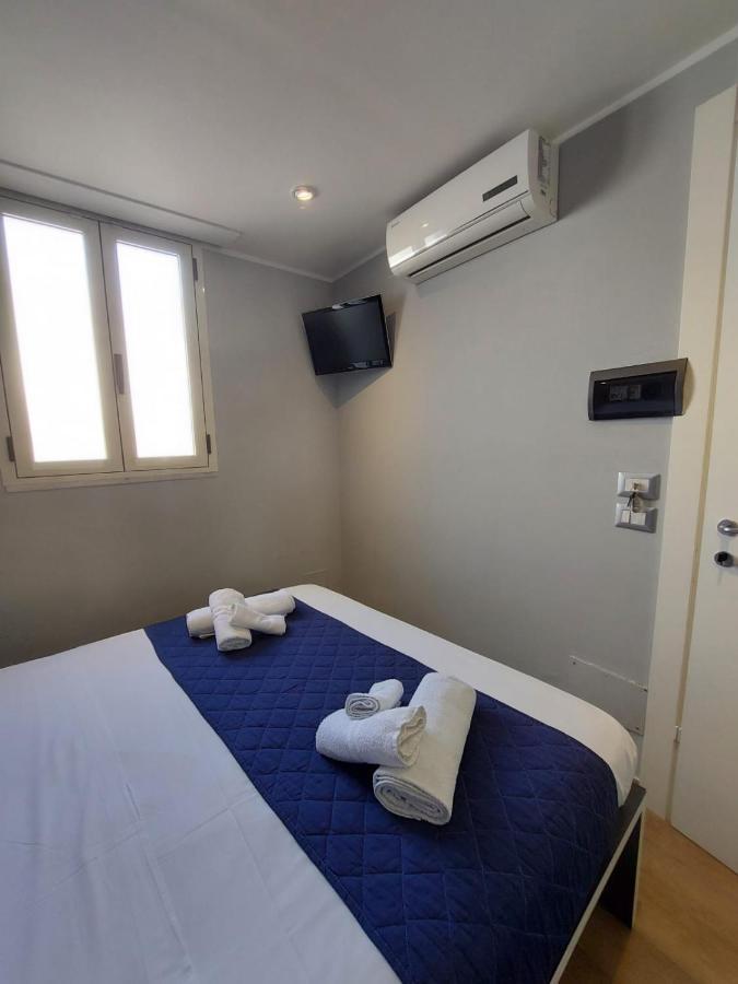 La Stanza Sul Porto Di Amalfi Camera Piccina Piccina Con Bagno Privato E Terrazzino Vista Mare Екстериор снимка