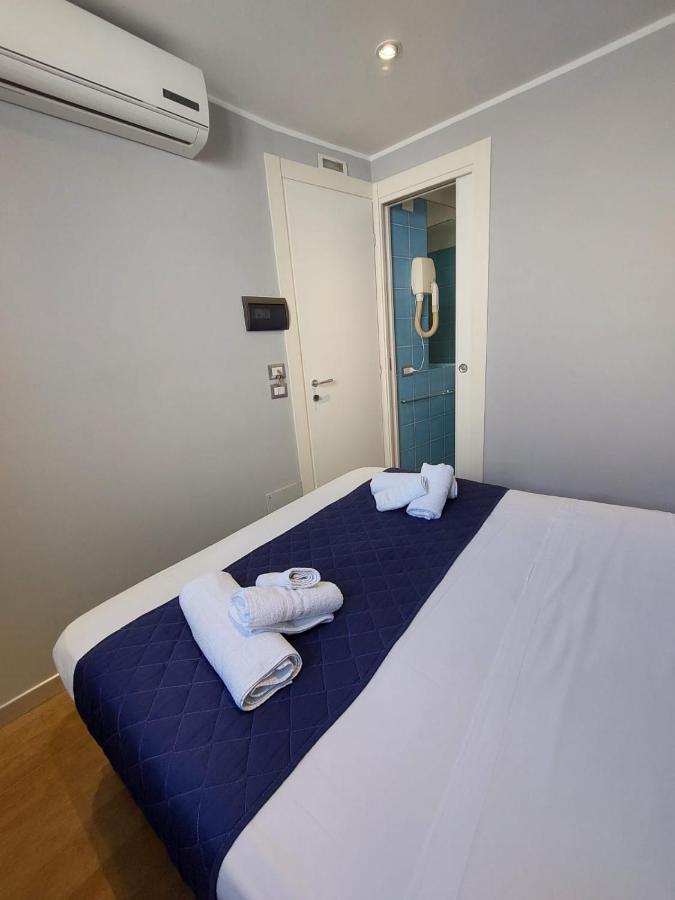 La Stanza Sul Porto Di Amalfi Camera Piccina Piccina Con Bagno Privato E Terrazzino Vista Mare Екстериор снимка