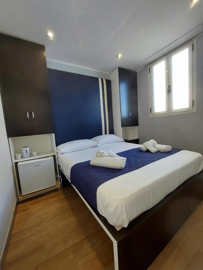 La Stanza Sul Porto Di Amalfi Camera Piccina Piccina Con Bagno Privato E Terrazzino Vista Mare Екстериор снимка